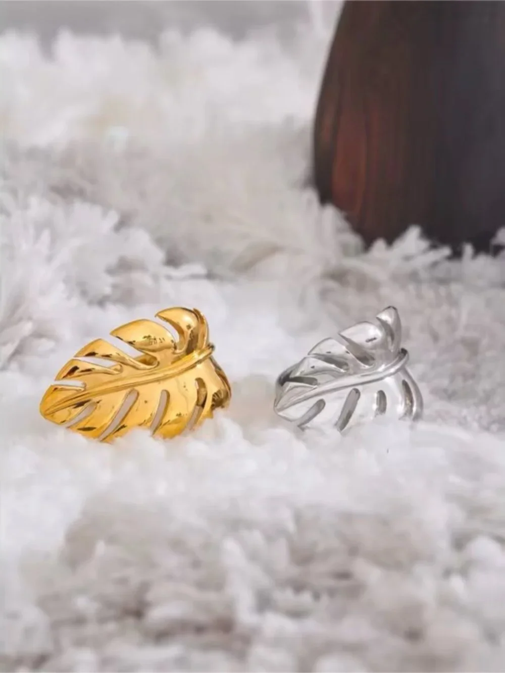 Polished Gold color Leaf Ring